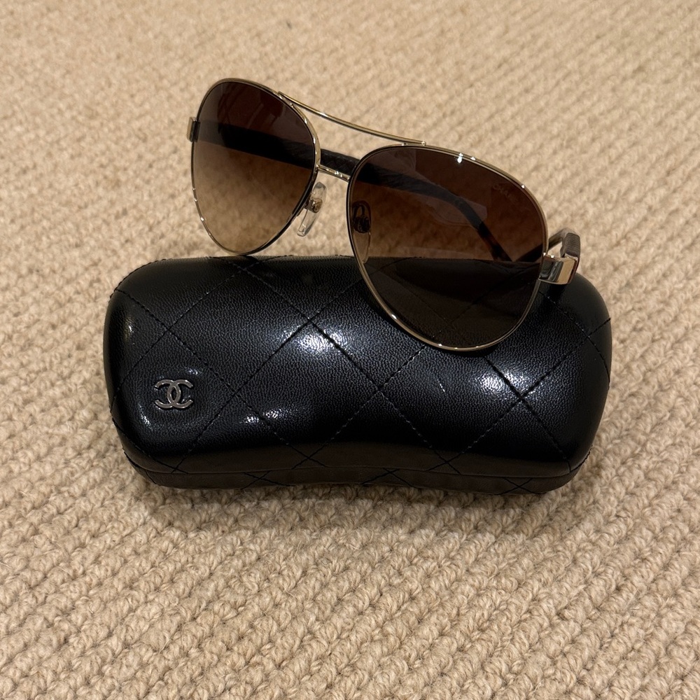 Chanel lambskin quilted CC aviator sunglasses - brown